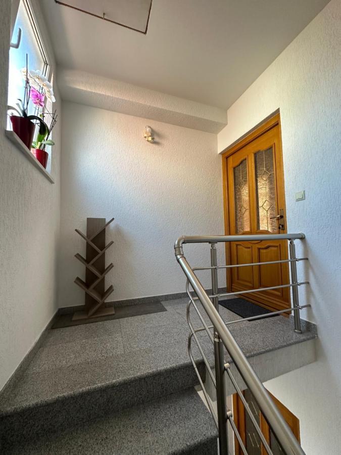 Spacious 3-Bedroom Condo Next To City Center Pristina Exterior foto